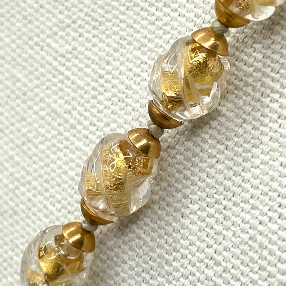 Vintage Art Deco Gold Foil Art Glass Necklace - Picture 3 of 12